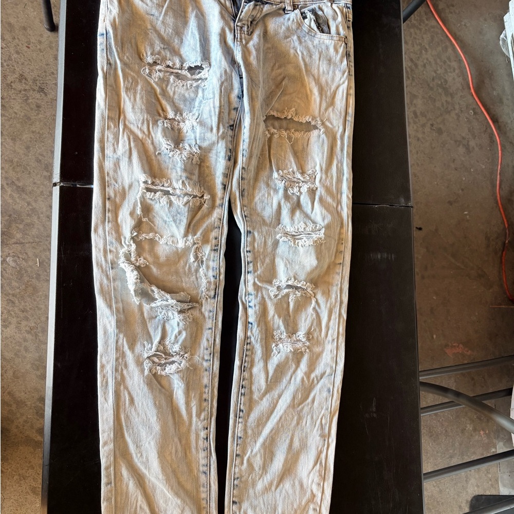 GOGO Ripped Light Denim Boyfriend Jeans